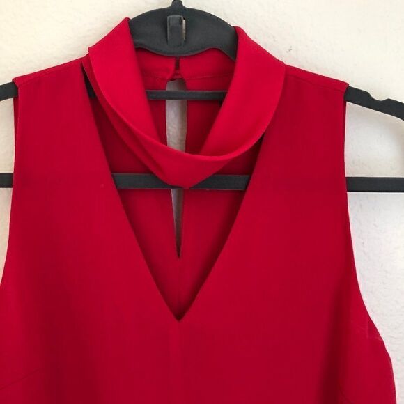 NWOT Trouve Choker Collar V-Neck Tank - Picture 4 of 8